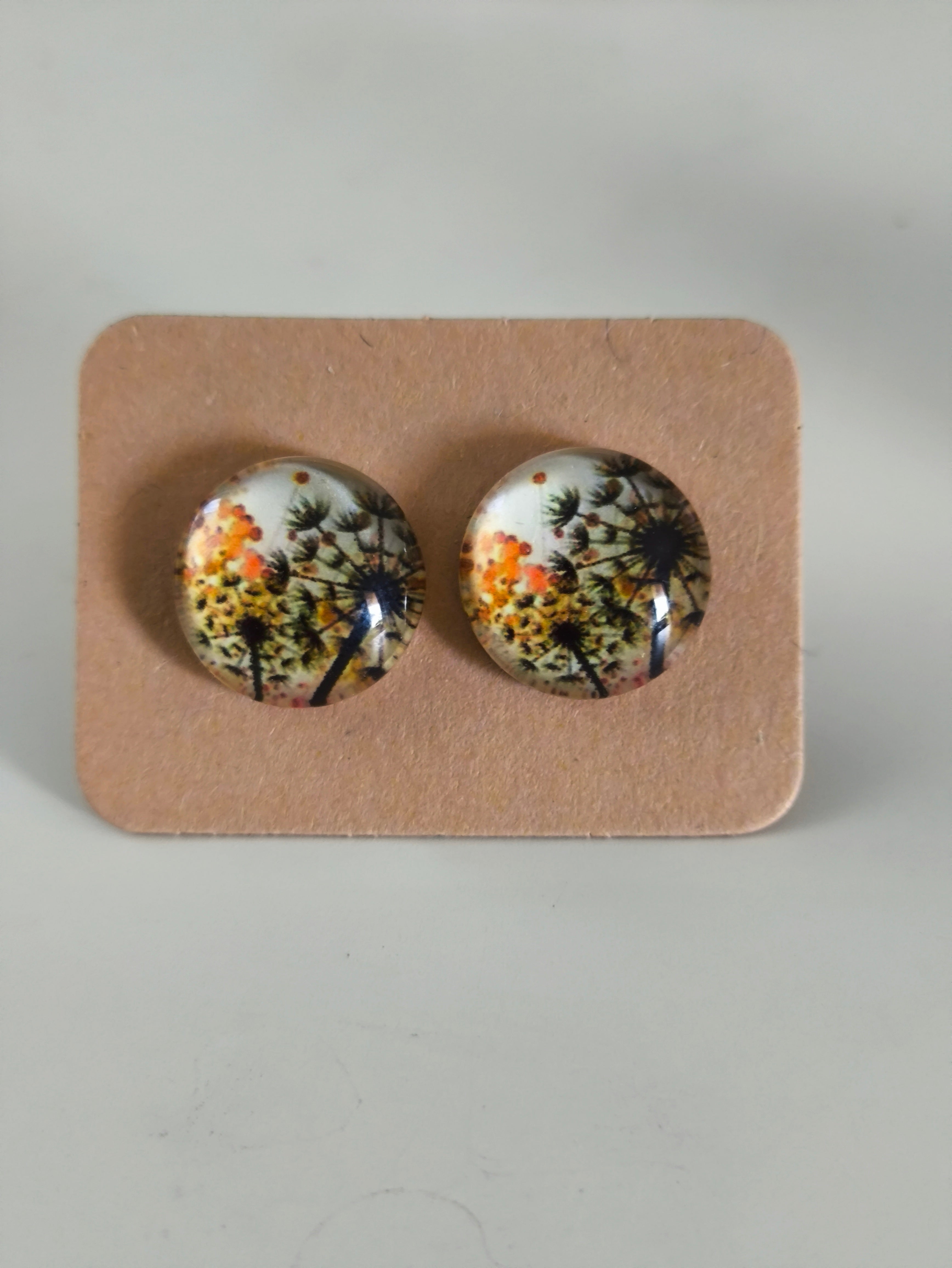 Cabochon Earring with Flower