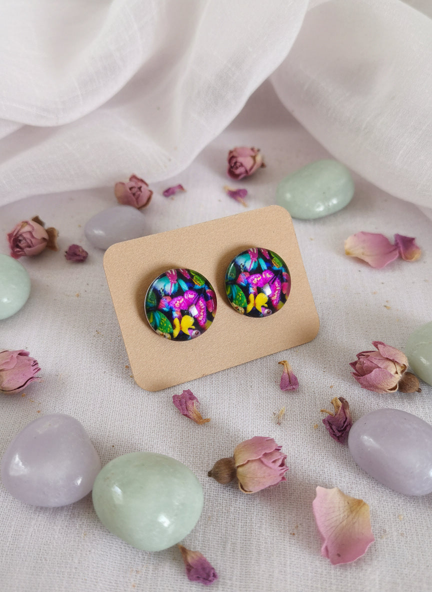 Cabochon Earring with Flower