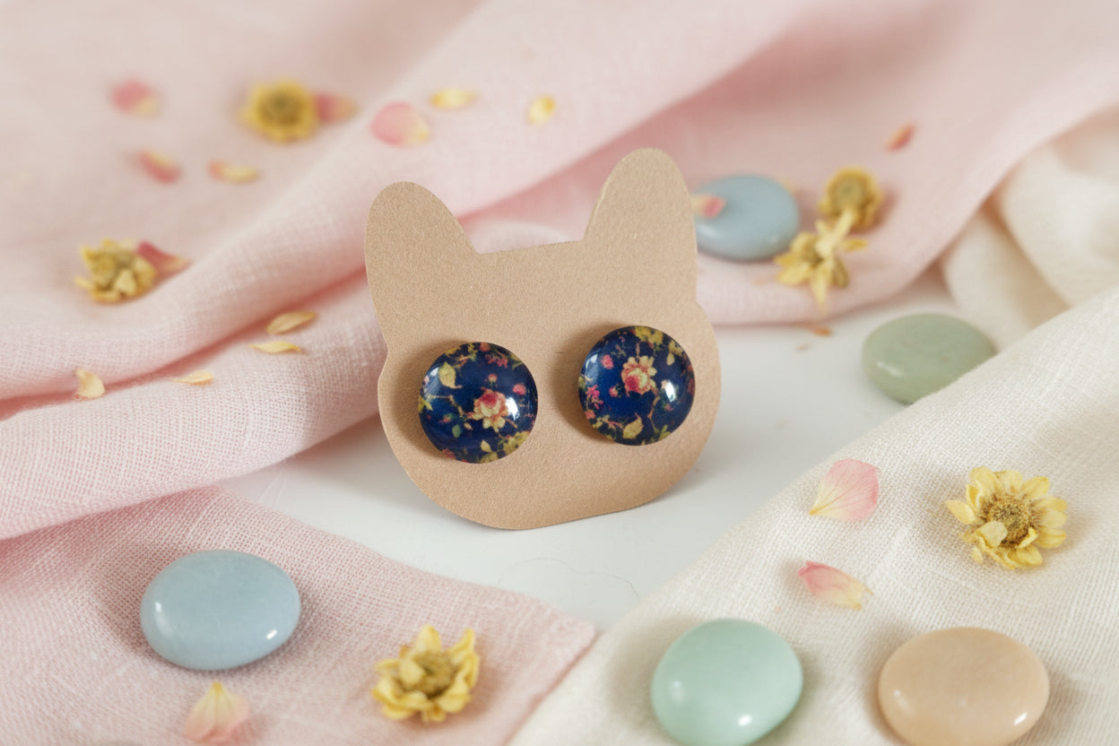 Cabochon Earring with Flower