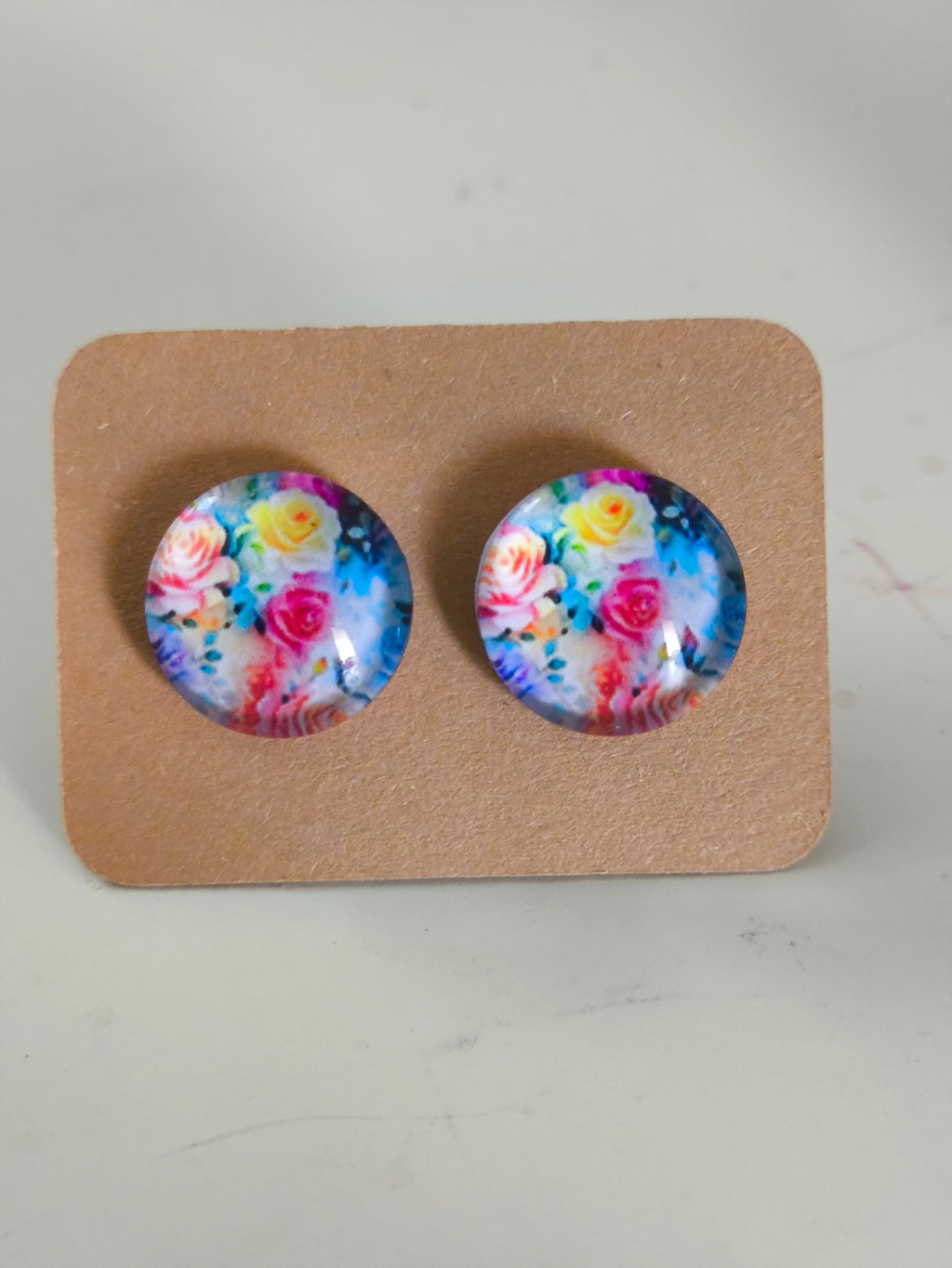 Cabochon Earring with Flower