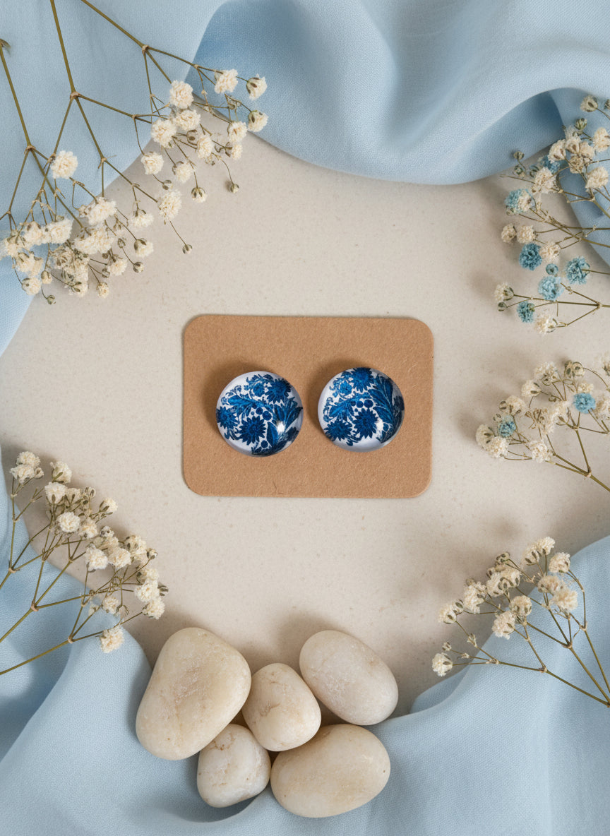 Cabochon Earring with Flower
