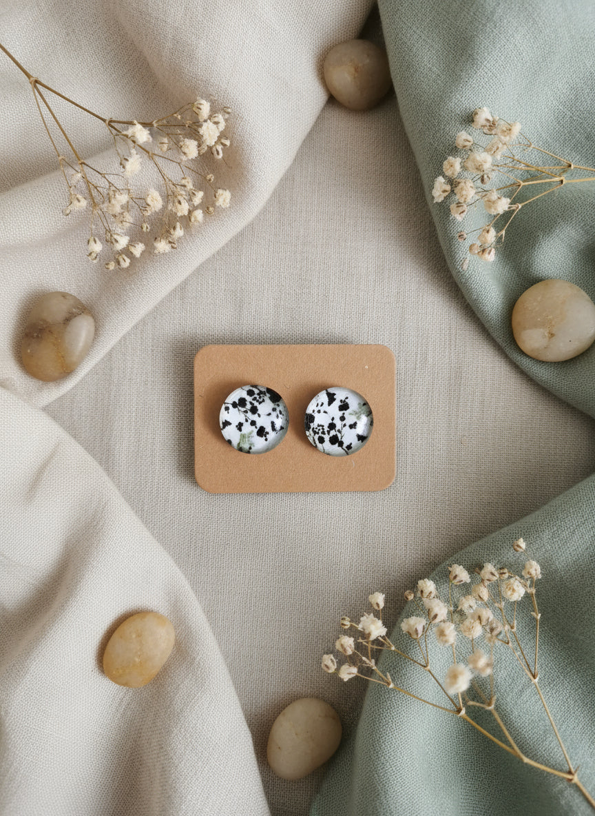 Cabochon Earring with Flower
