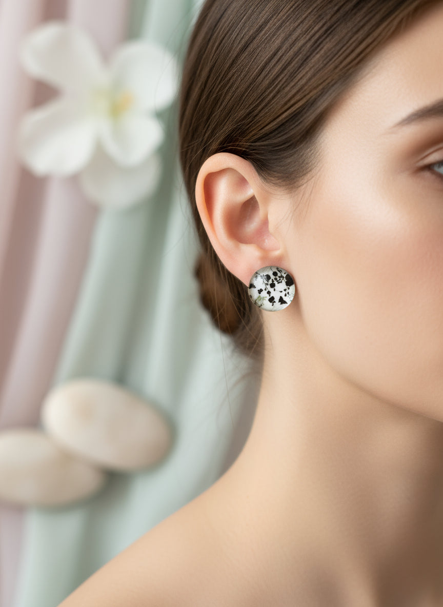 Cabochon Earring with Flower