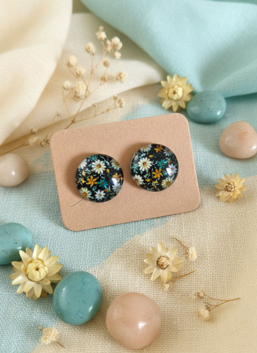 Cabochon Earring with Flower