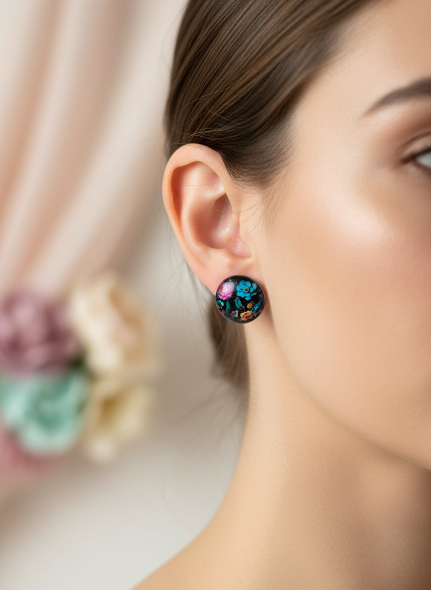 Cabochon Earring with Flower