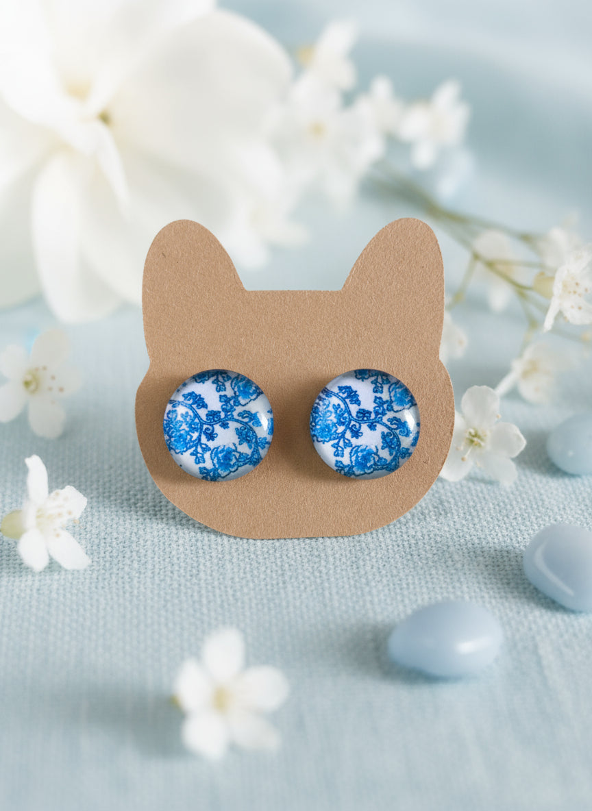 Cabochon Earring with Flower