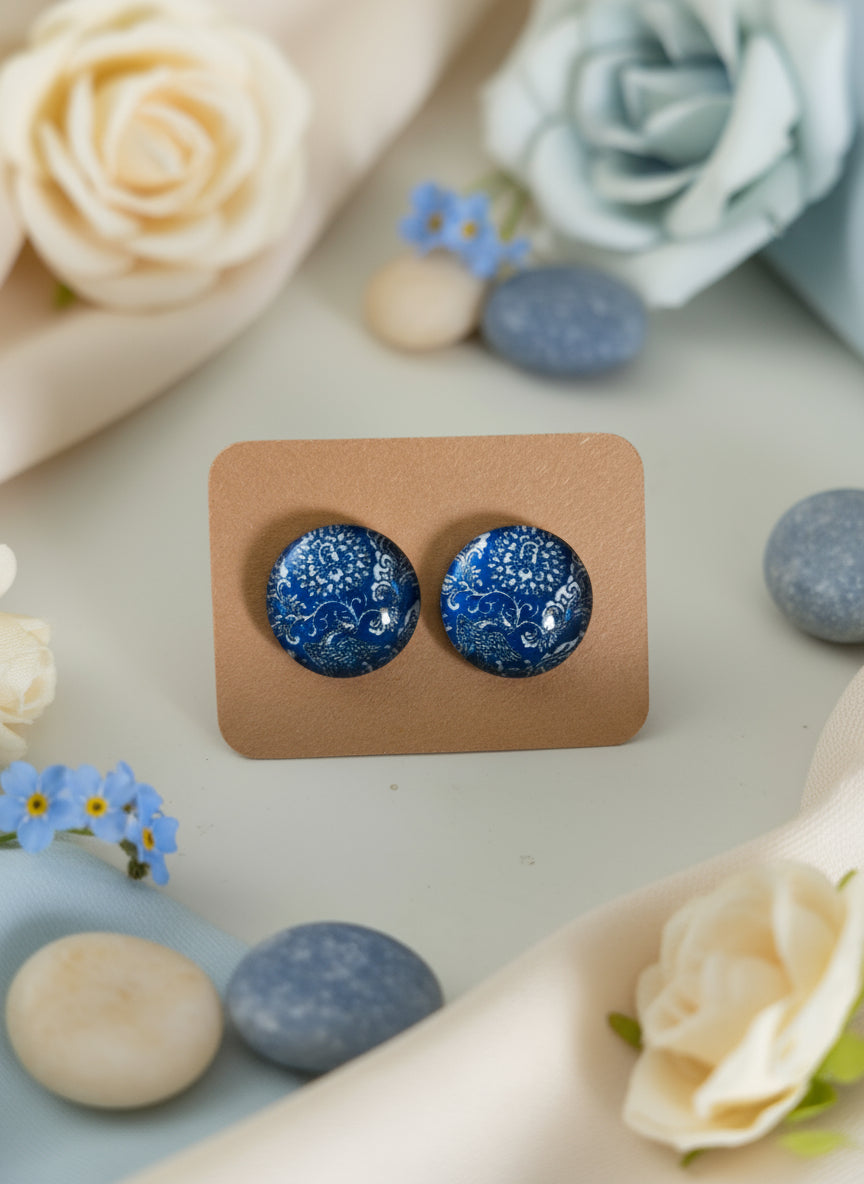 Cabochon Earring with Flower