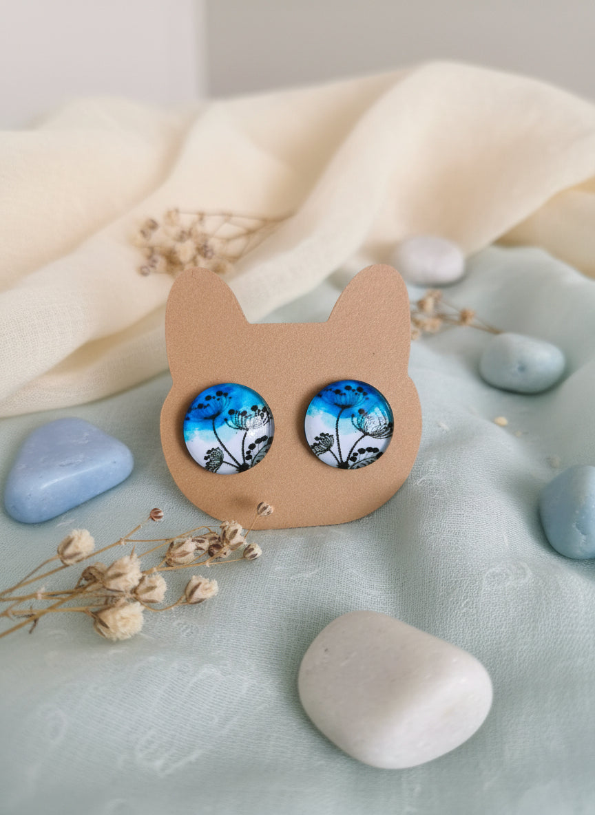 Cabochon Earring with Flower