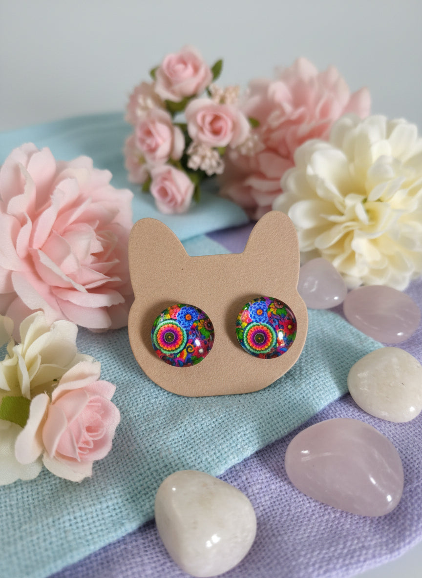Cabochon Earring with Flower