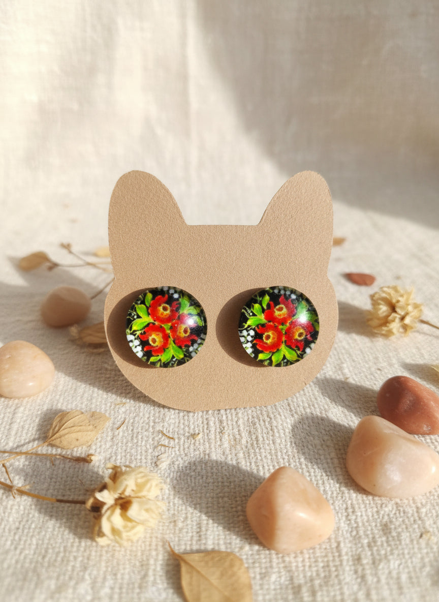 Cabochon Earring with Flower