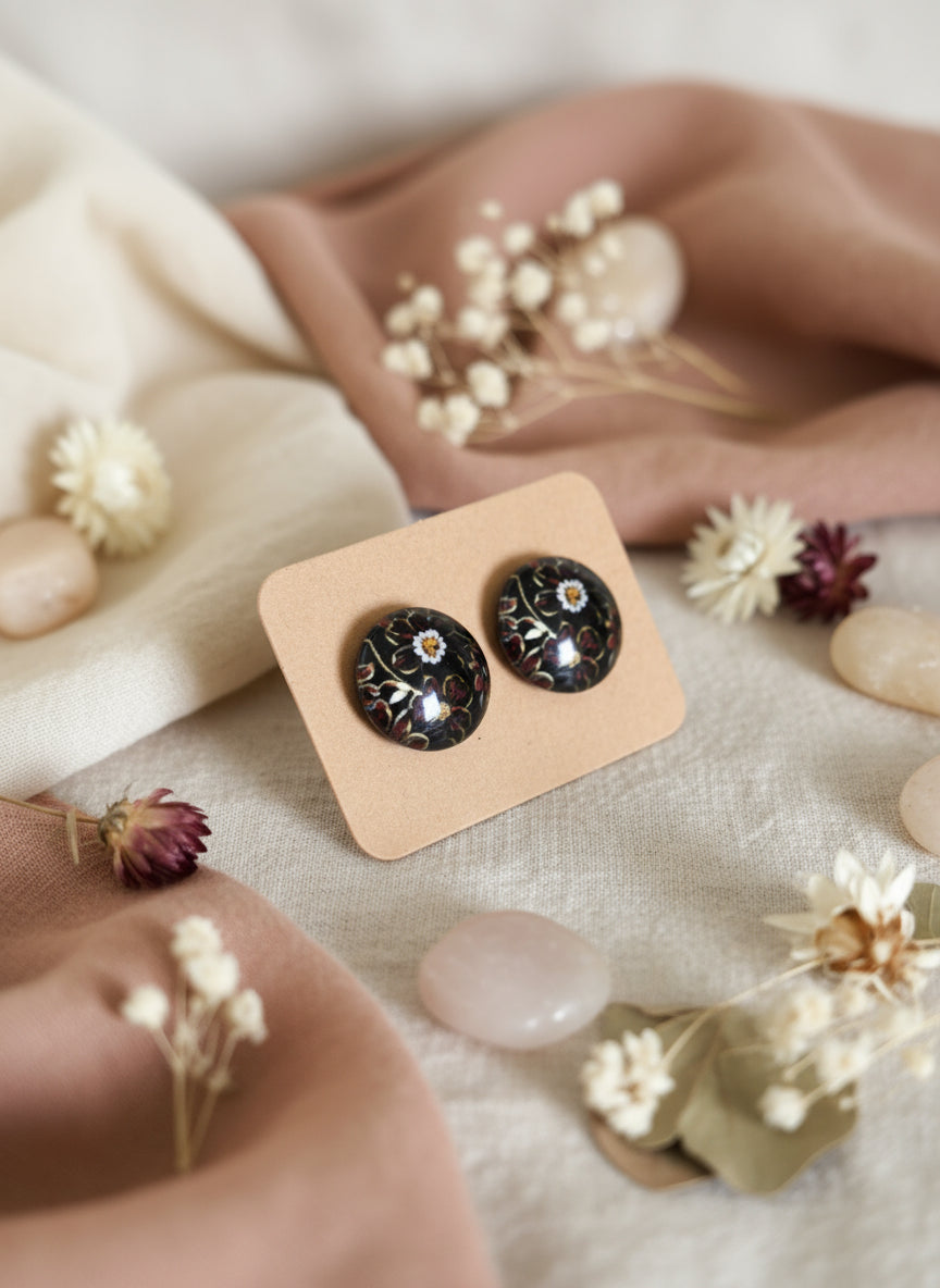 Cabochon Earring with Flower