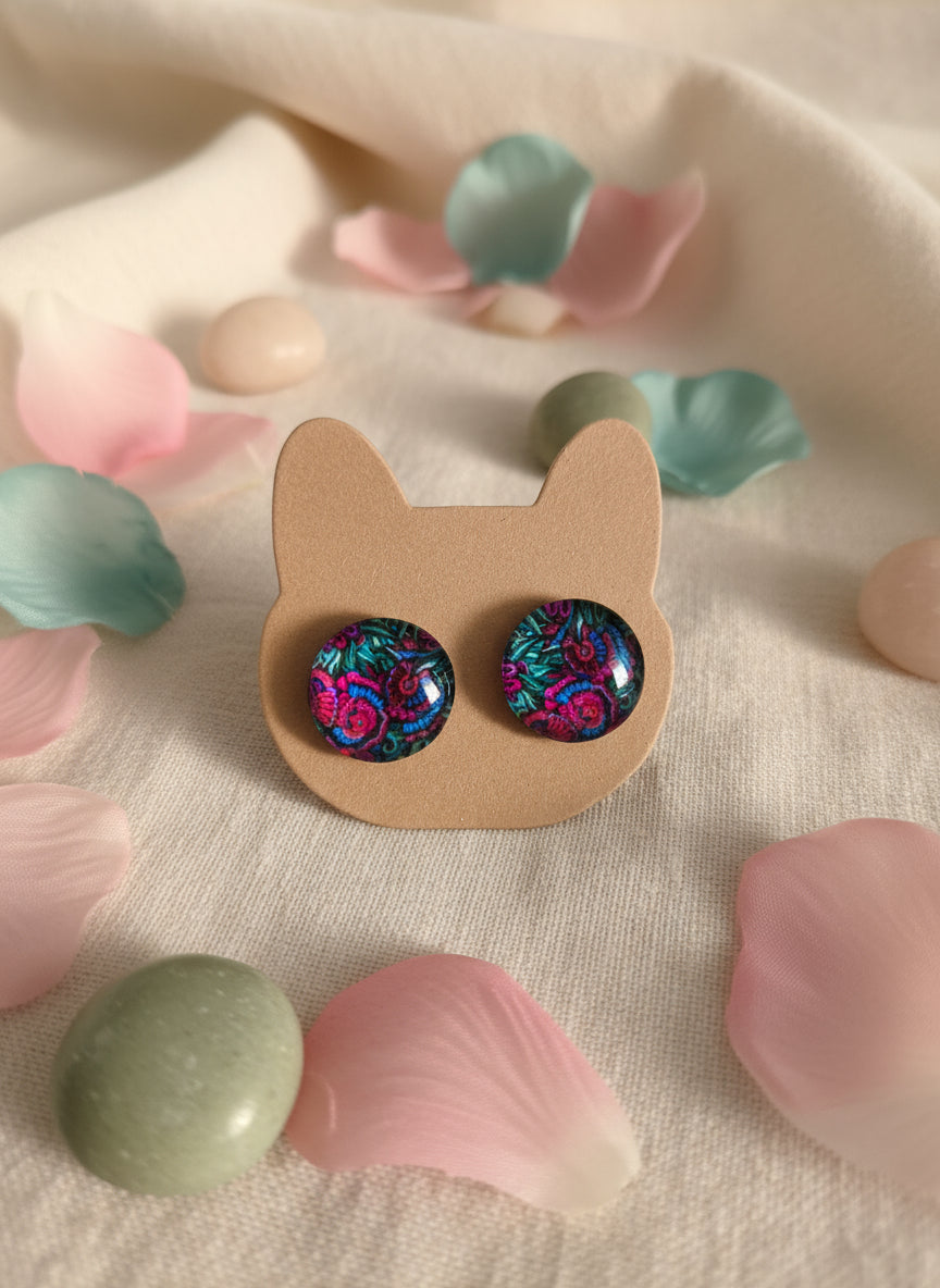 Cabochon Earring with Flower