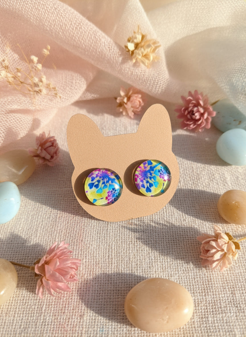 Cabochon Earring with Flower