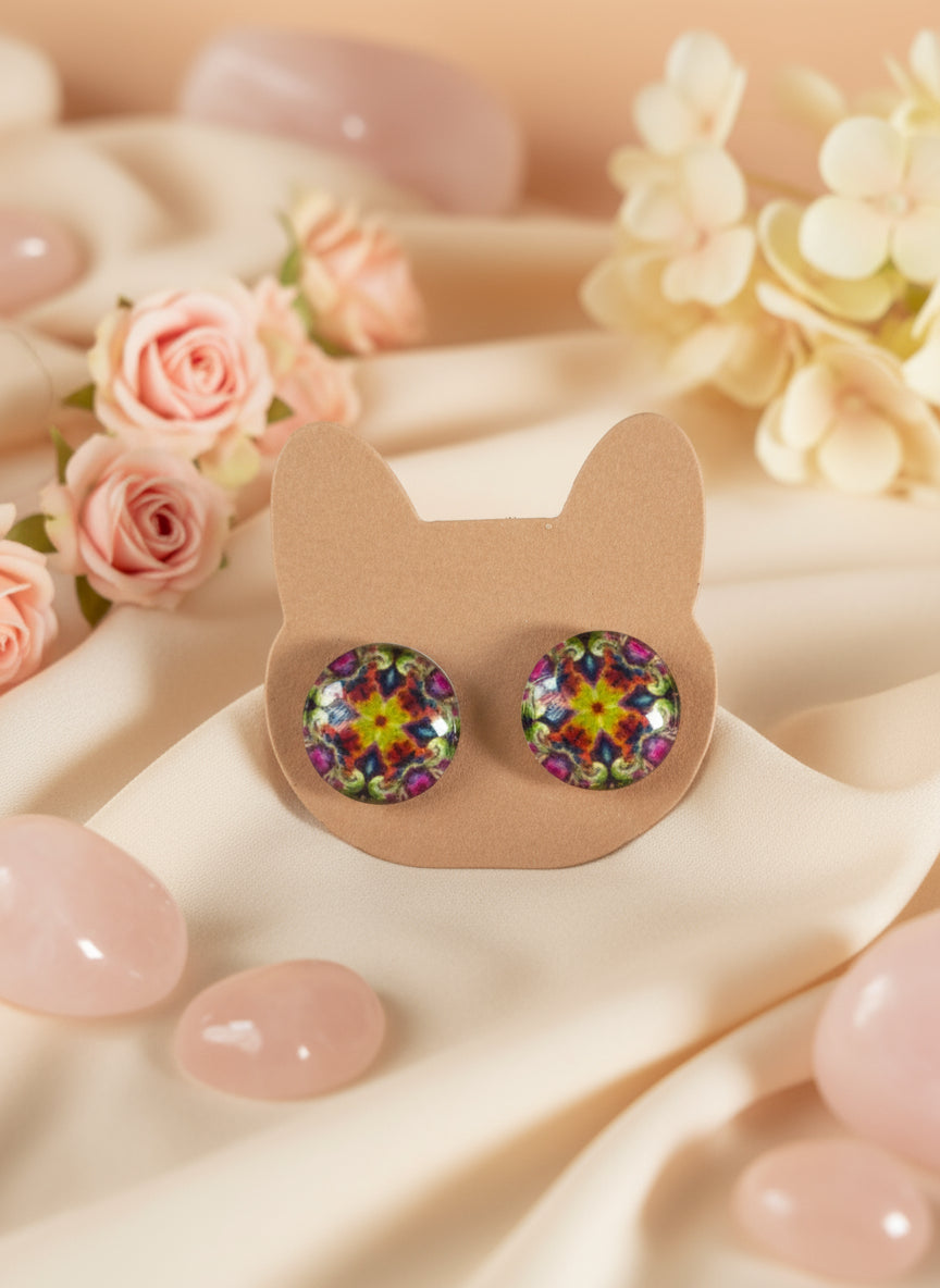 Cabochon Earring with Flower