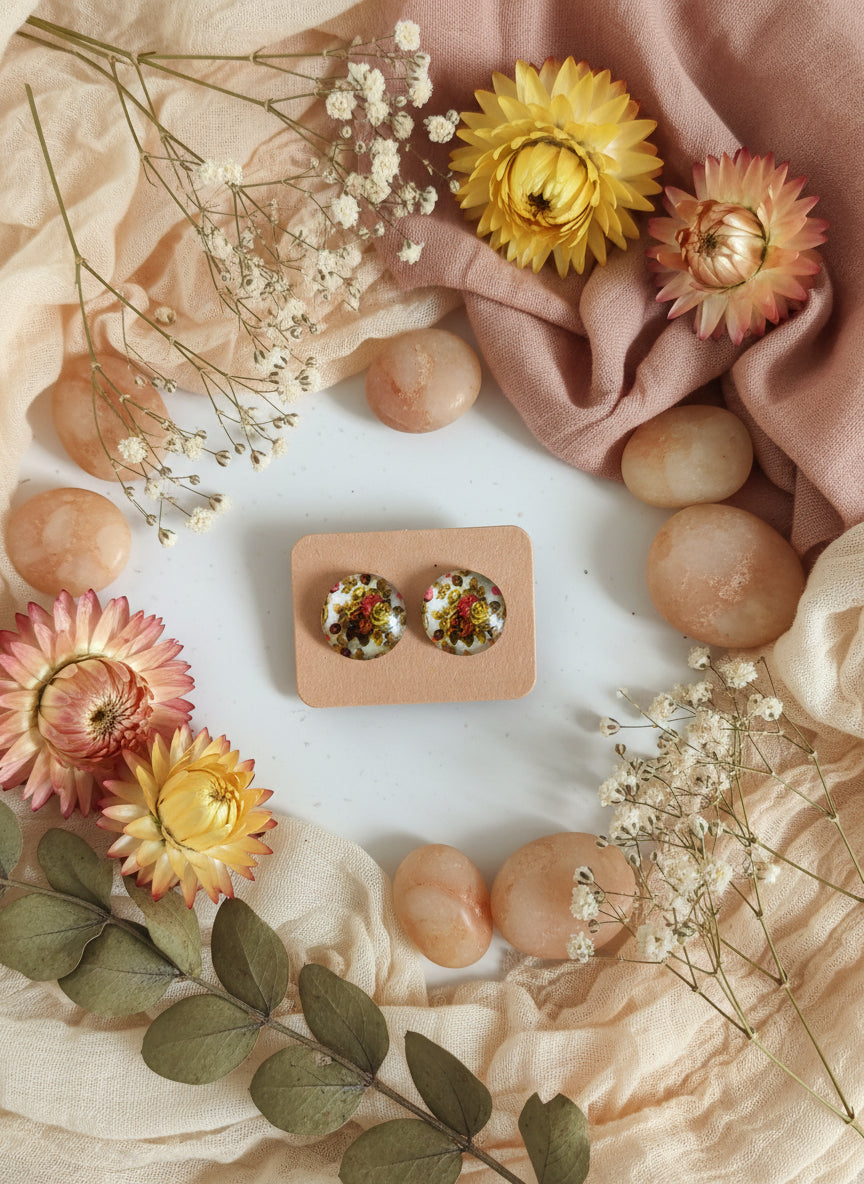 Cabochon Earring with Flower