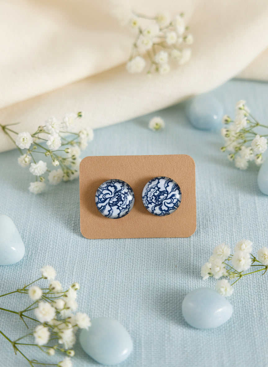 Cabochon Earring with Flower
