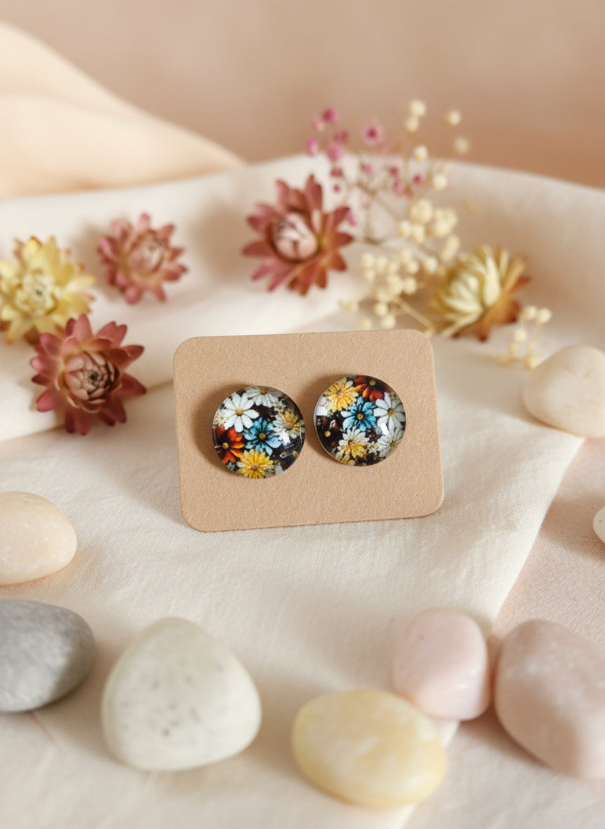 Cabochon Earring with Flower
