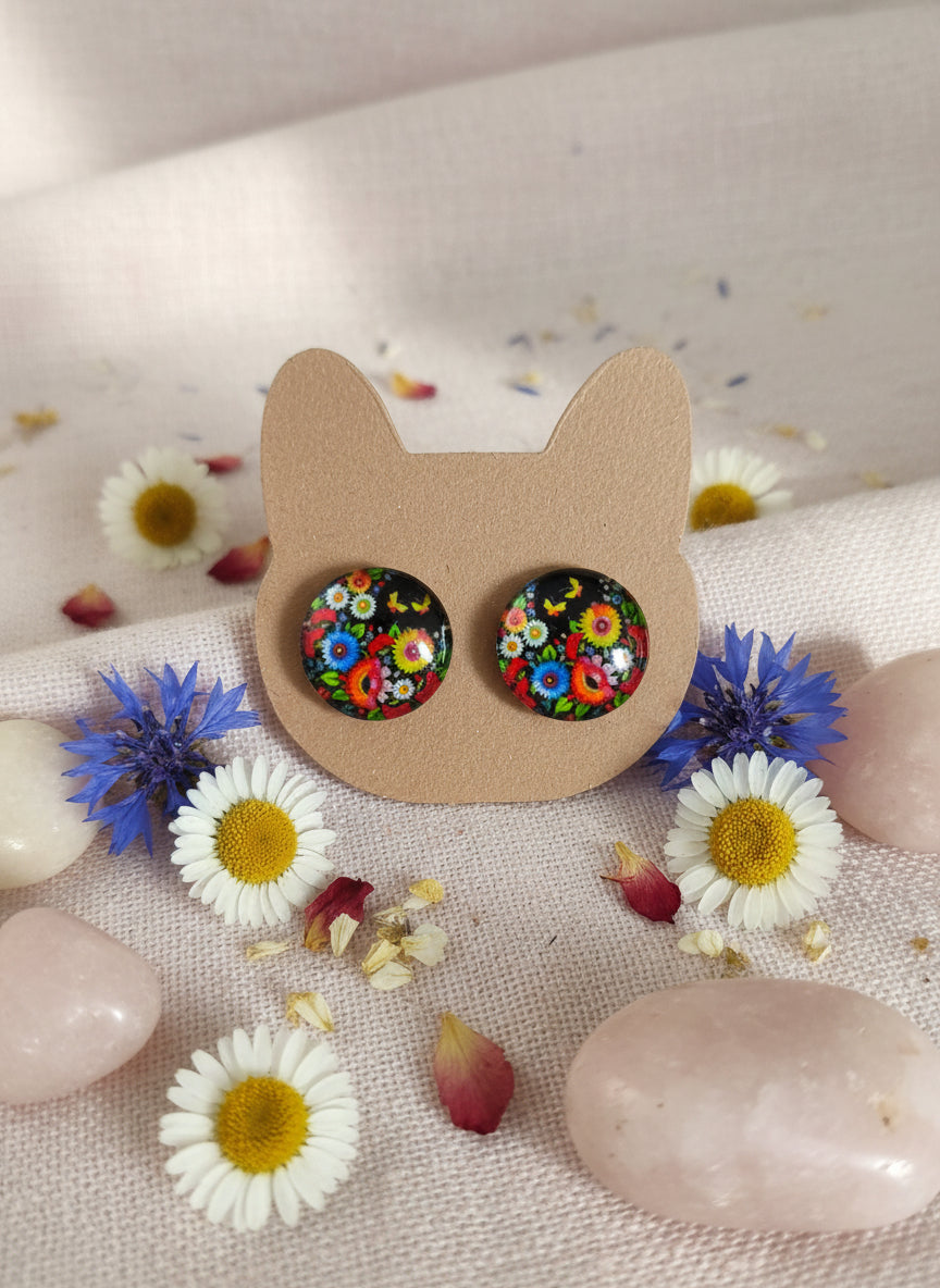 Cabochon Earring with Flower