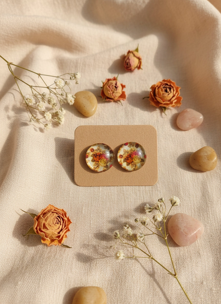 Cabochon Earring with Flower