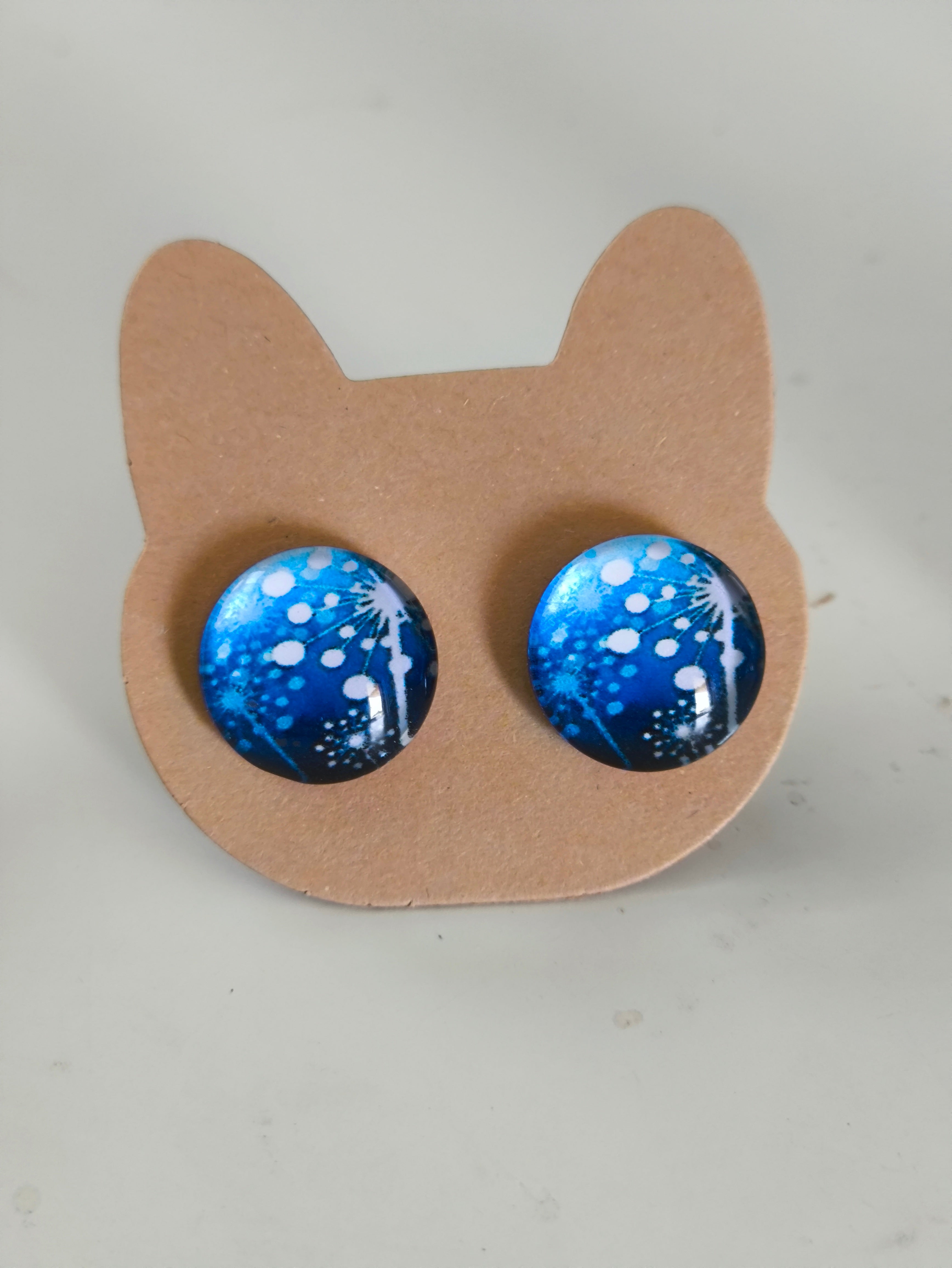 Cabochon Earring with Flower