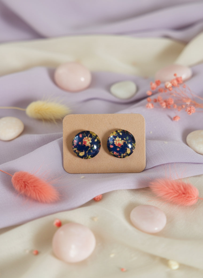 Cabochon Earring with Flower