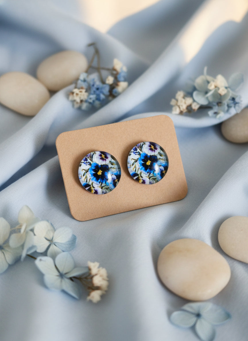 Cabochon Earring with Flower