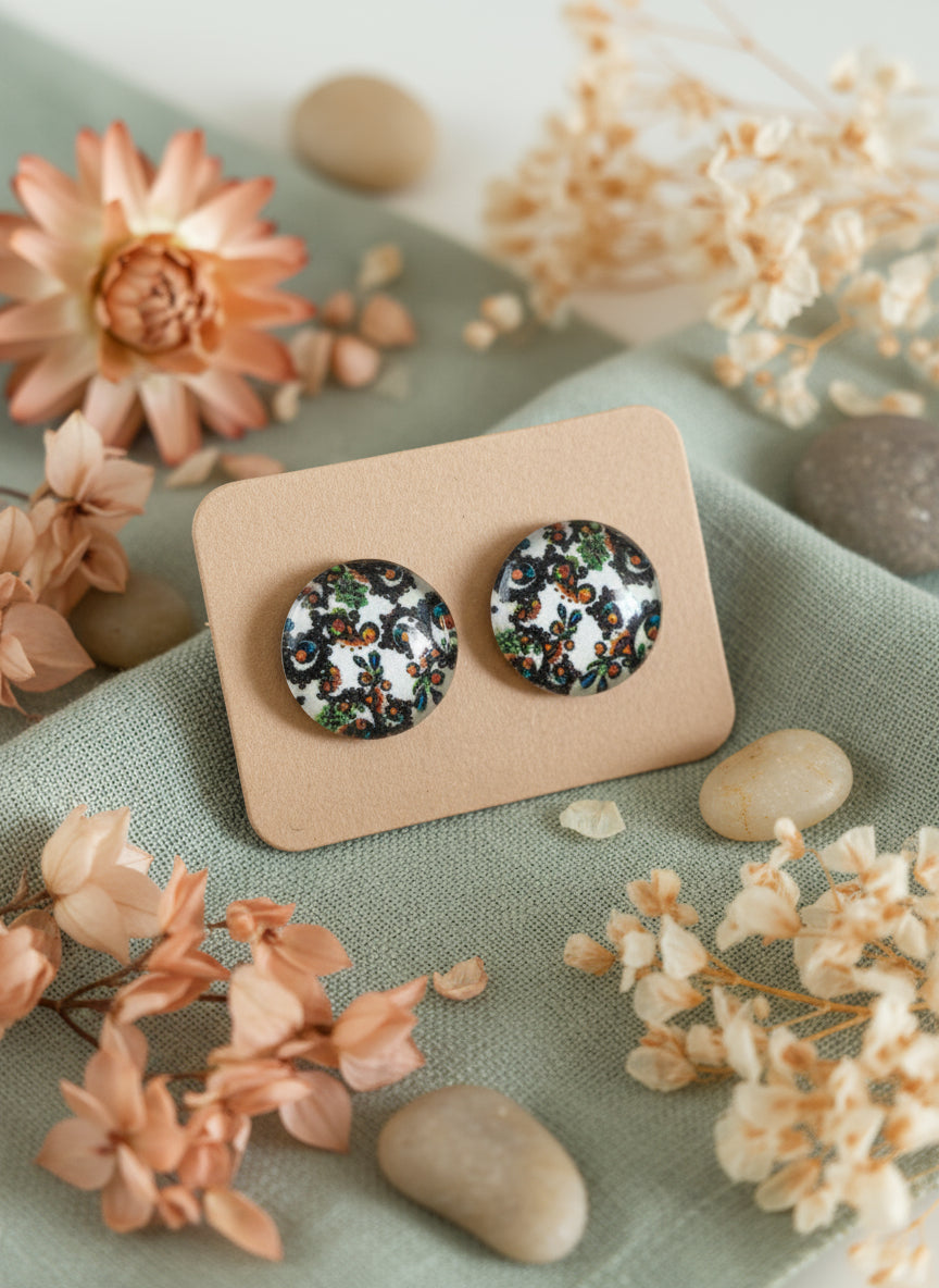 Cabochon Earring with Flower