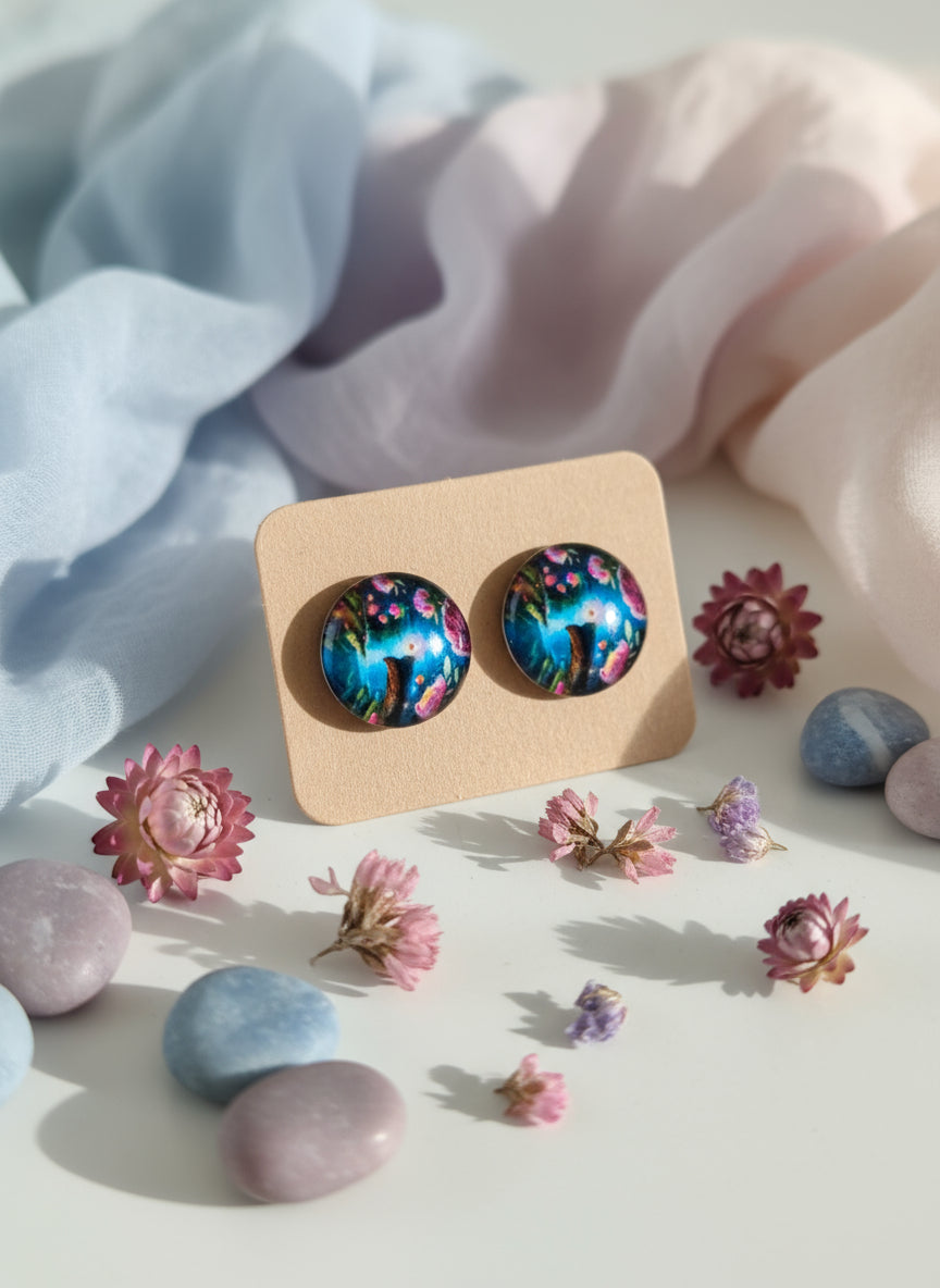Cabochon Earring with Flower