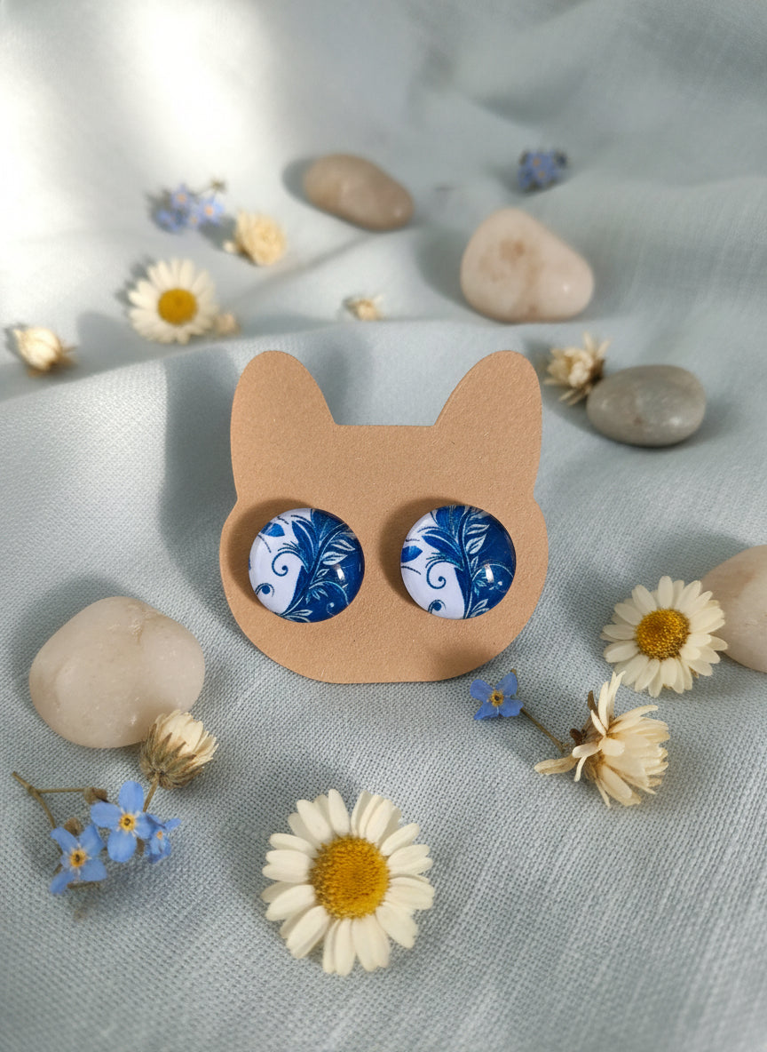Cabochon Earring with Flower