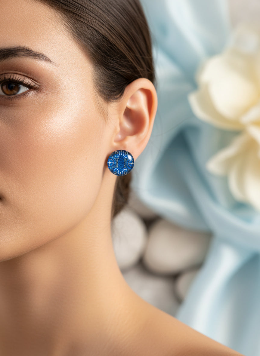 Cabochon Earring with Flower