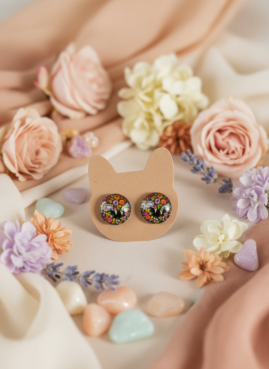 Cabochon Earring with Flower