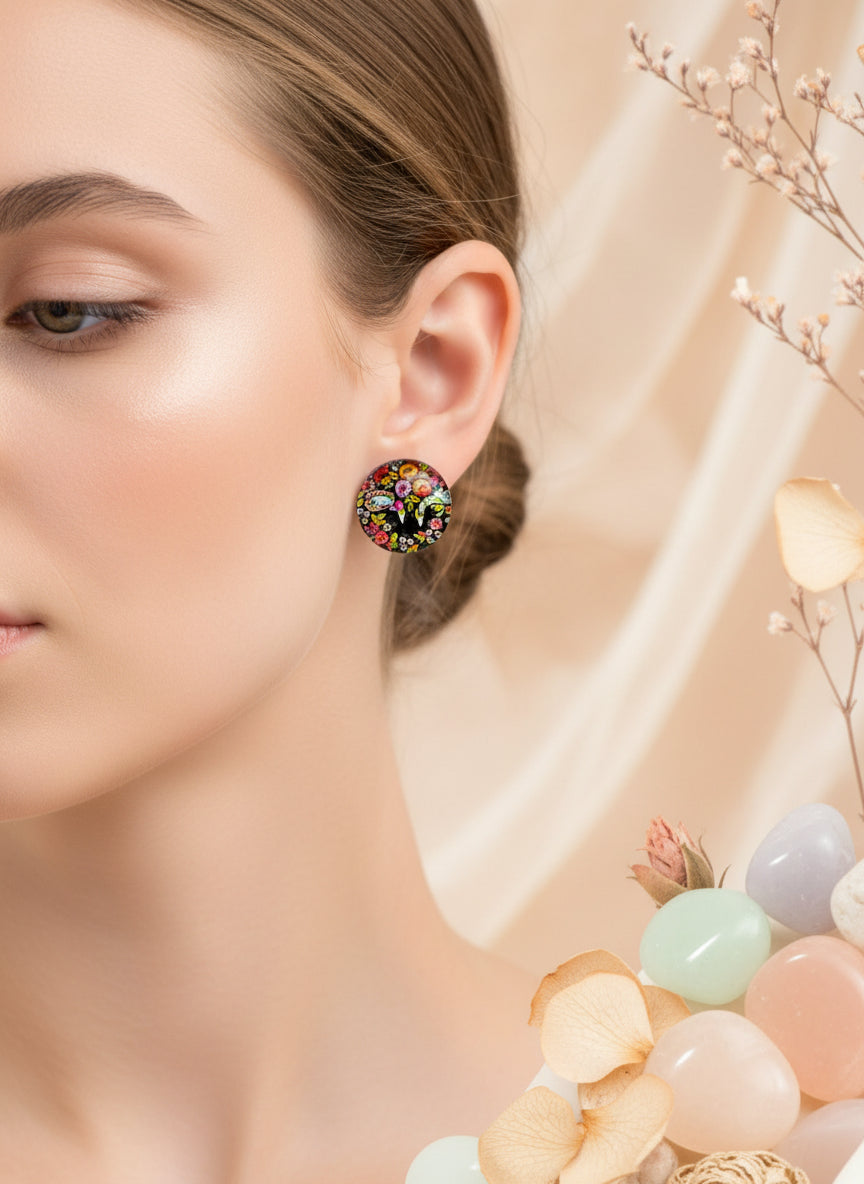 Cabochon Earring with Flower