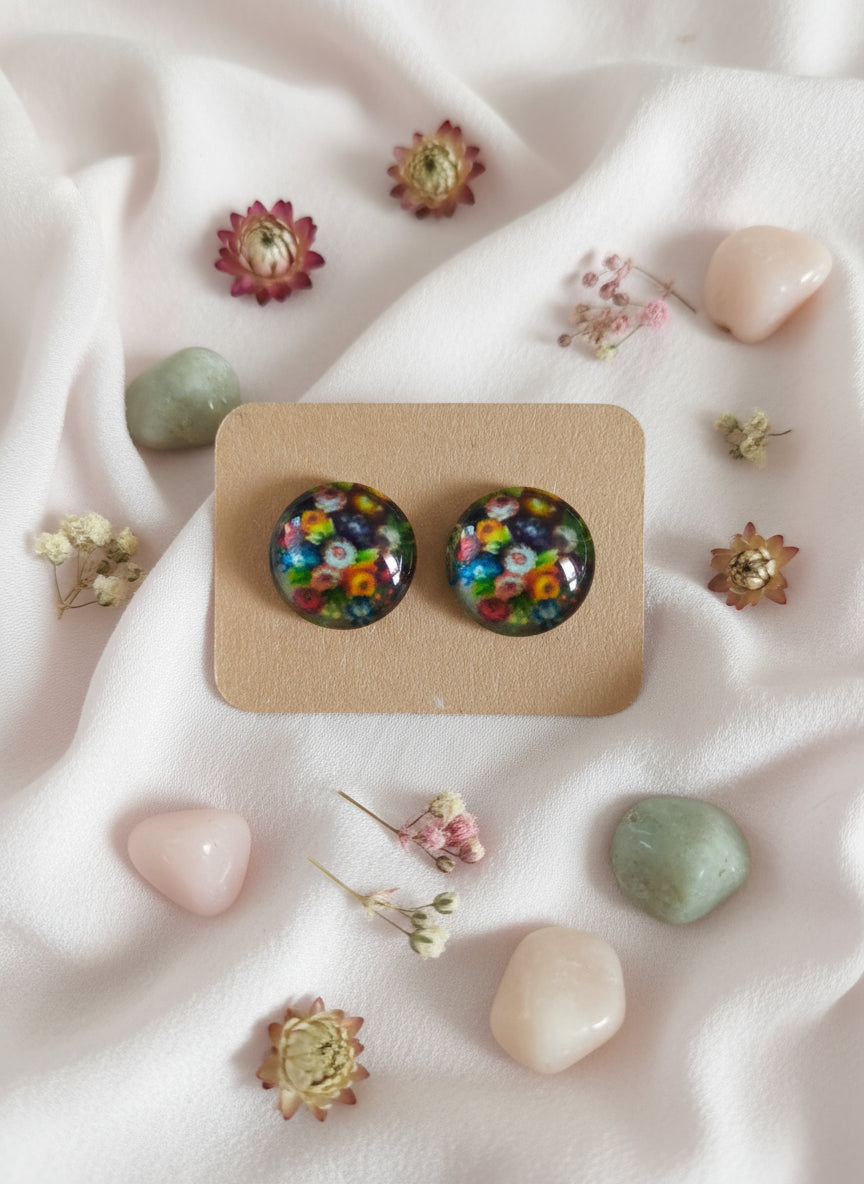 Cabochon Earring with Flower