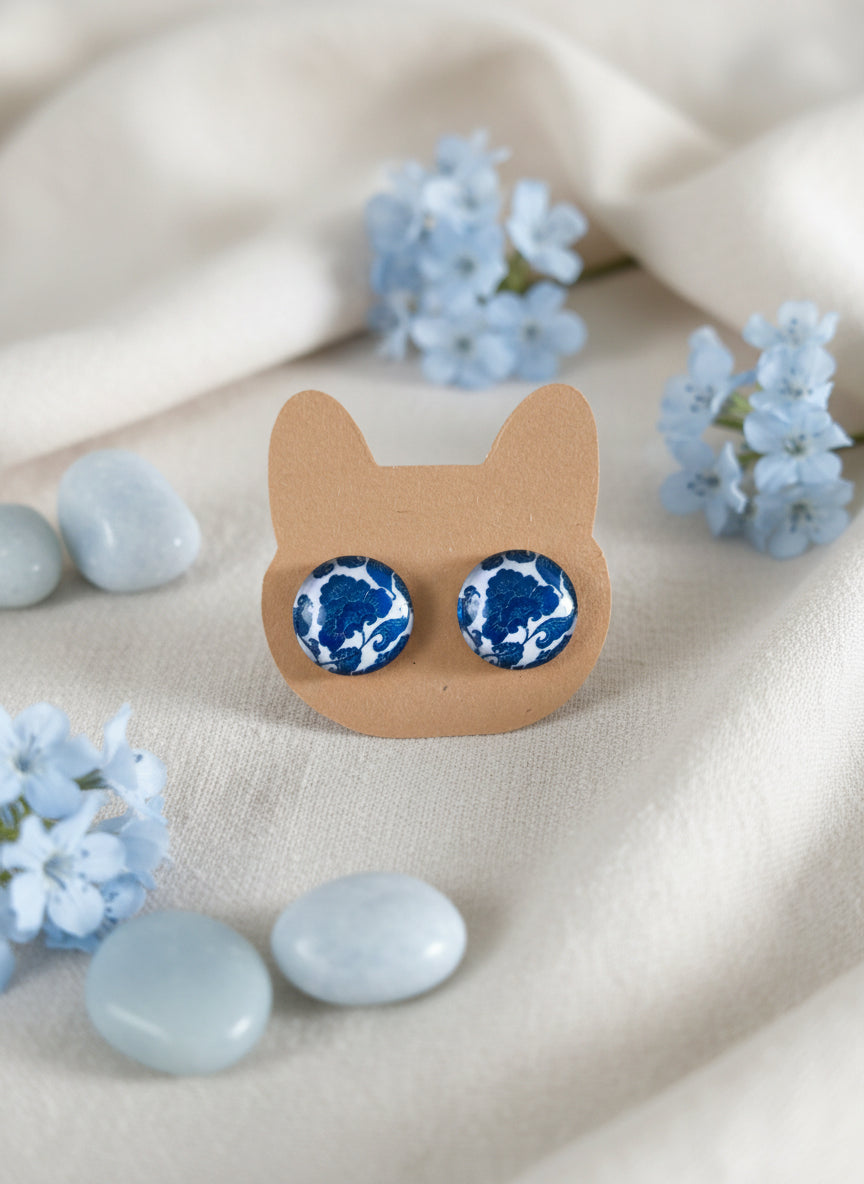 Cabochon Earring with Flower