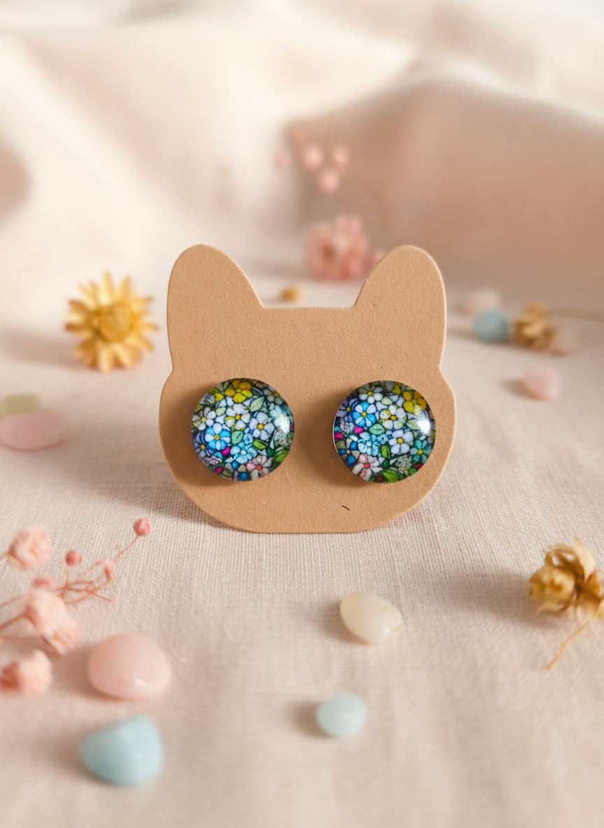 Cabochon Earring with Flower