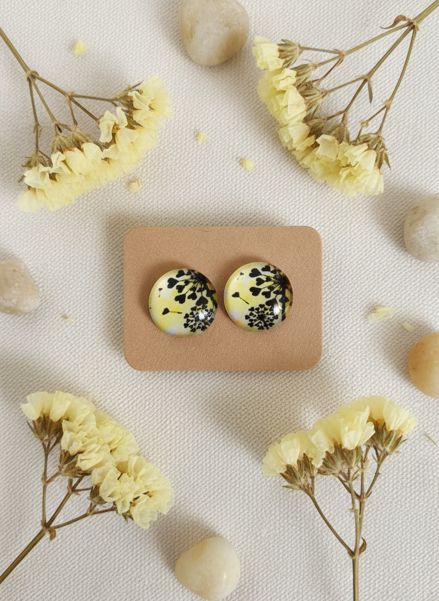 Cabochon Earring with Flower