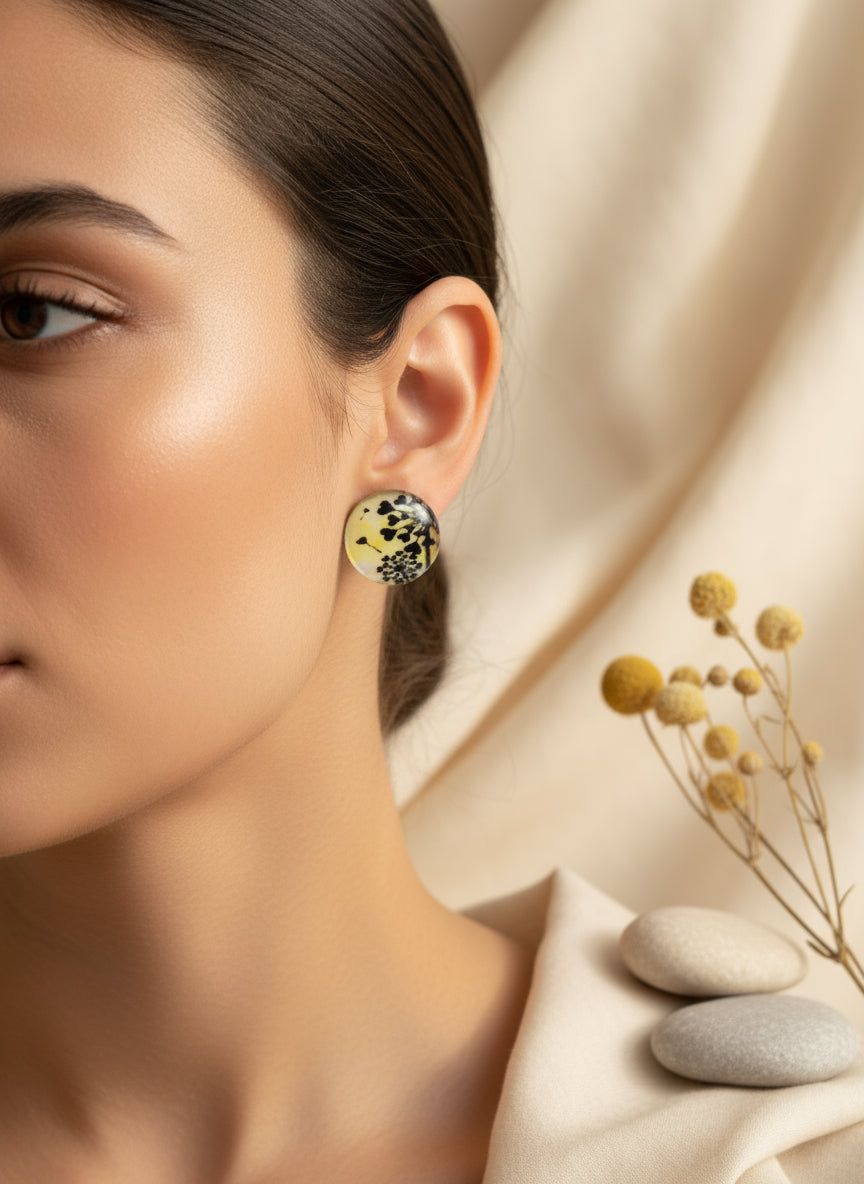 Cabochon Earring with Flower