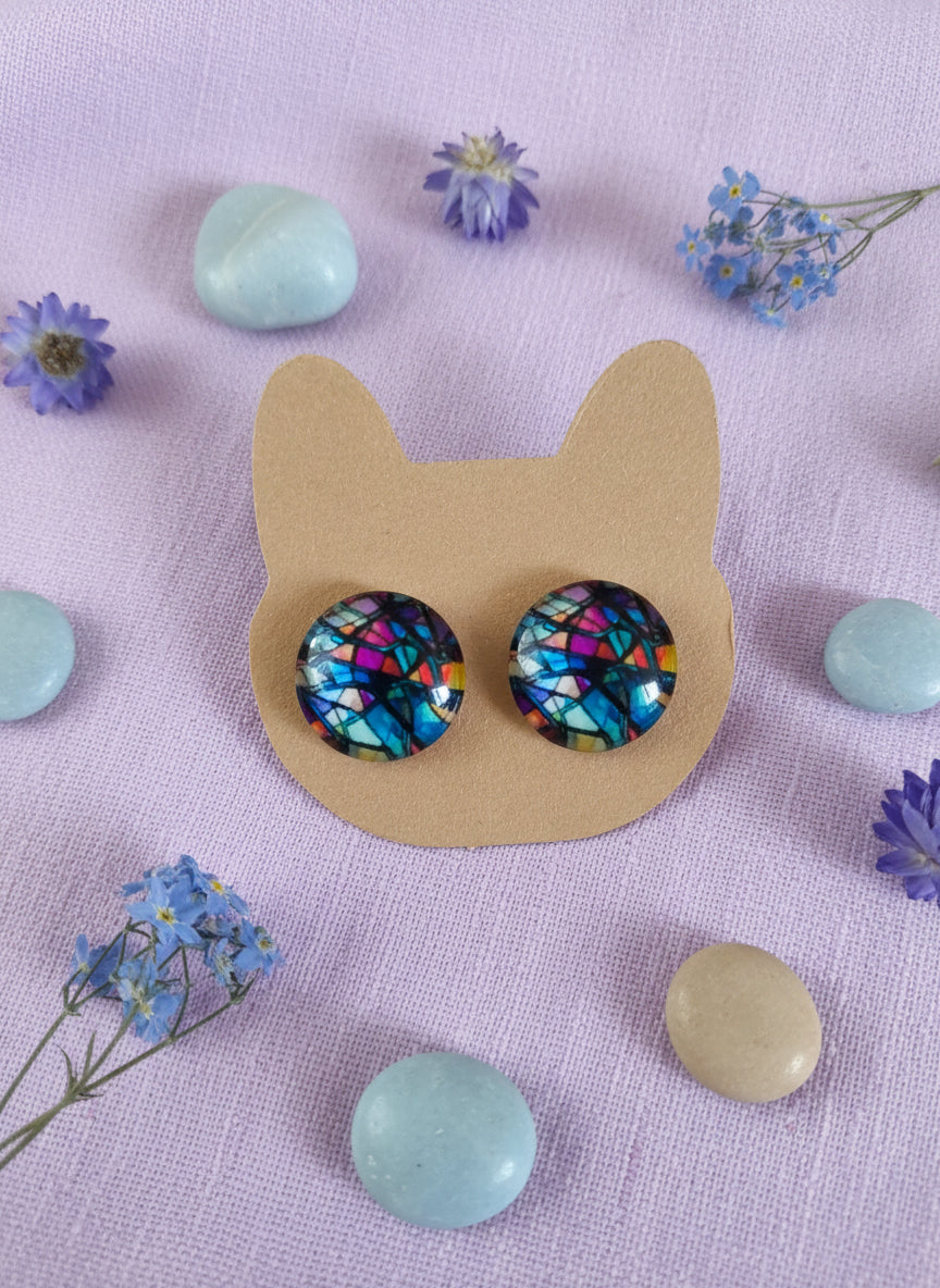Cabochon Earring with Mineral design