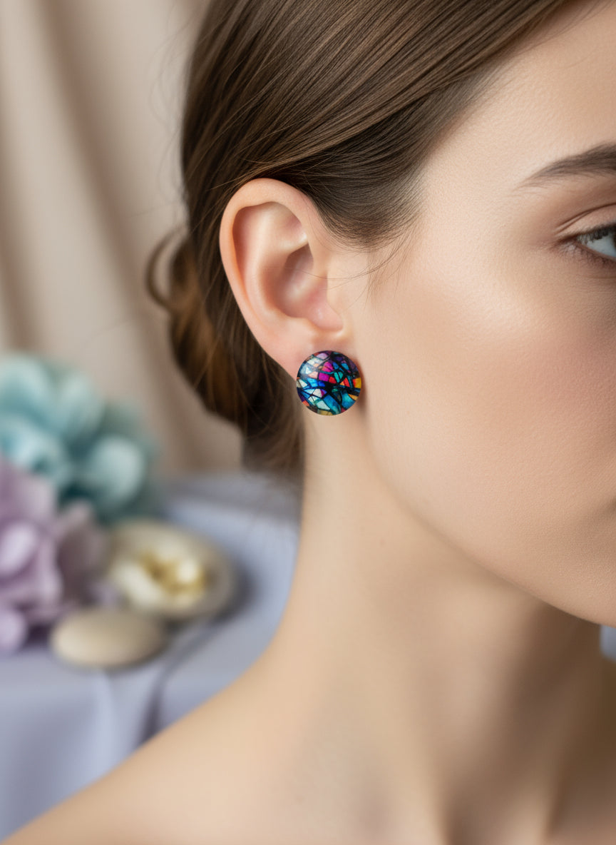 Cabochon Earring with Mineral design