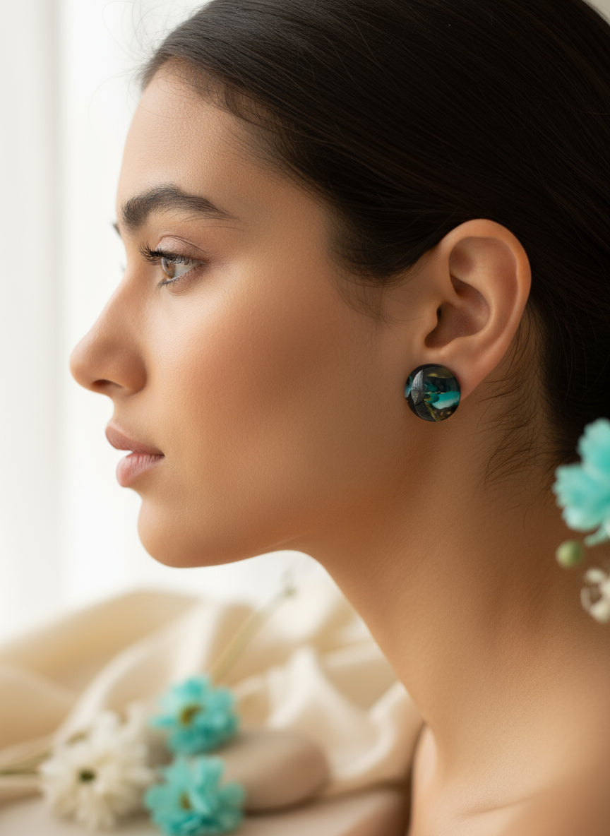 Cabochon Earring with Mineral design