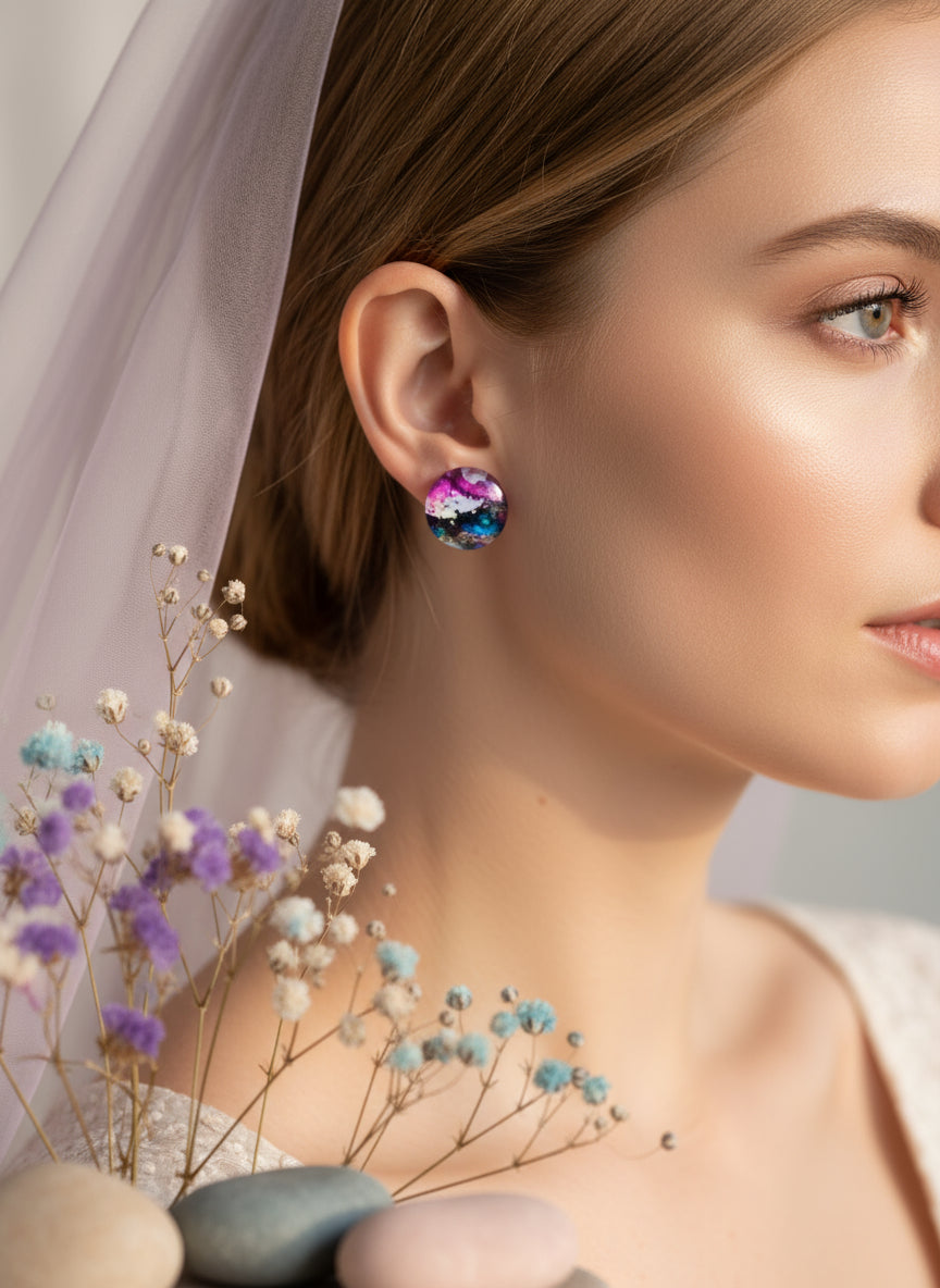 Cabochon Earring with Mineral design