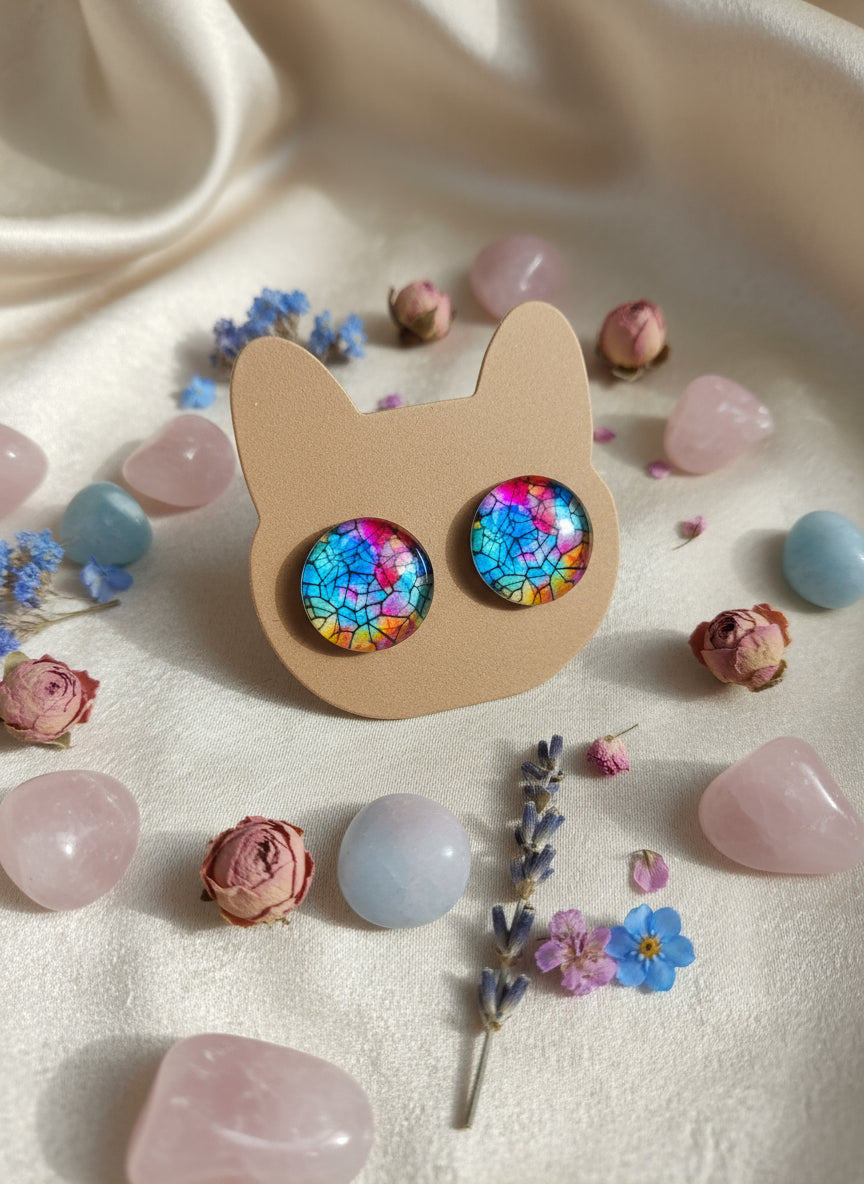 Cabochon Earring with Mineral design