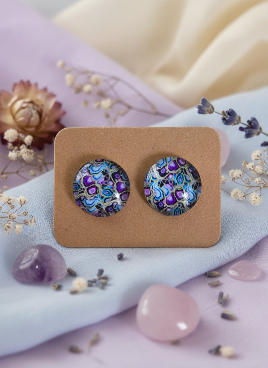 Cabochon Earring with Mineral design