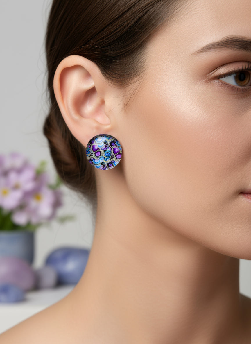 Cabochon Earring with Mineral design