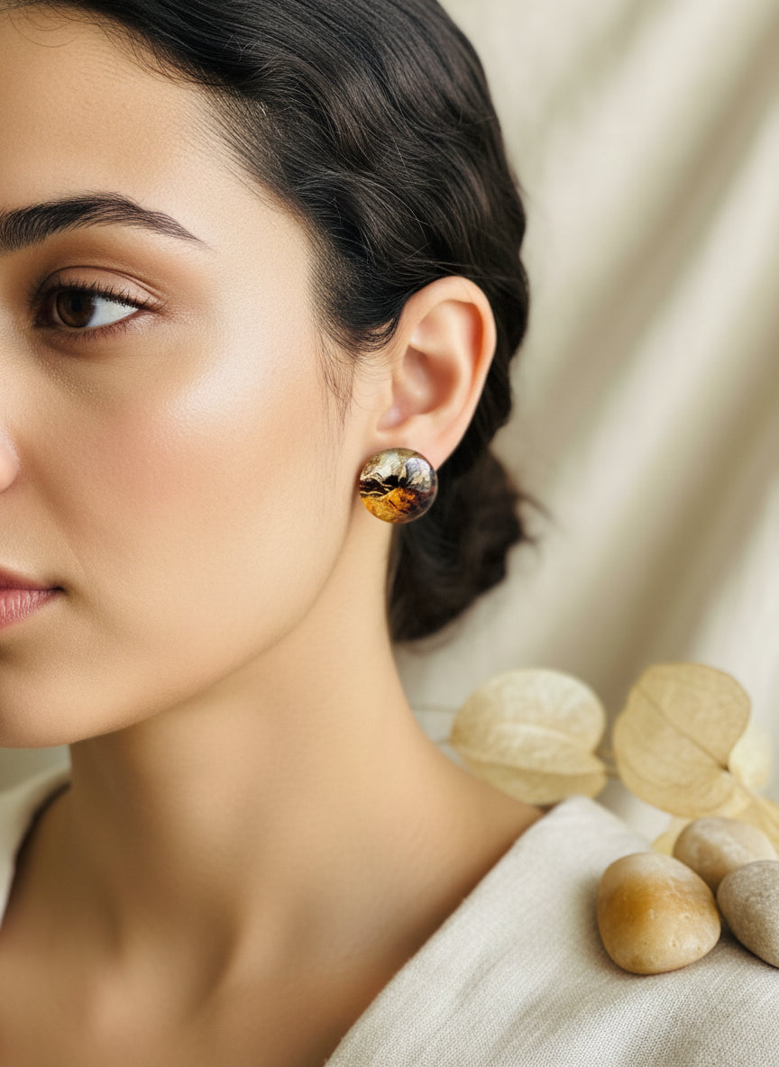 Cabochon Earring with Mineral design