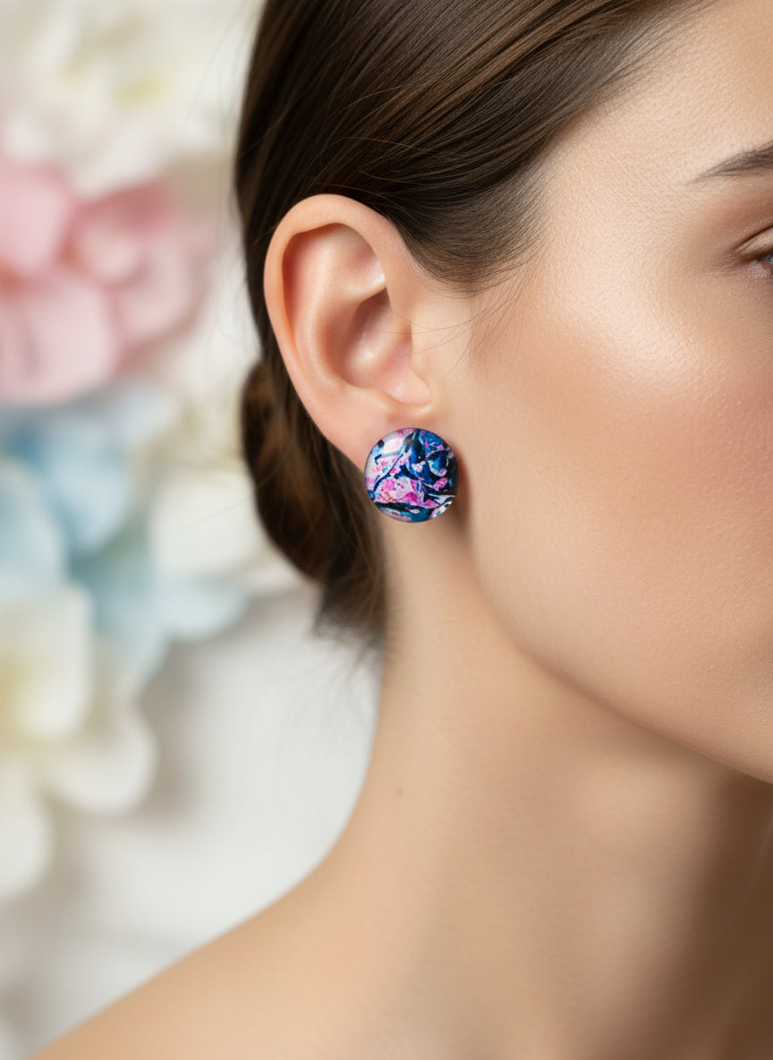 Cabochon Earring with Mineral design