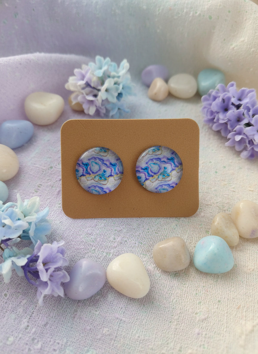 Cabochon Earring with Mineral design