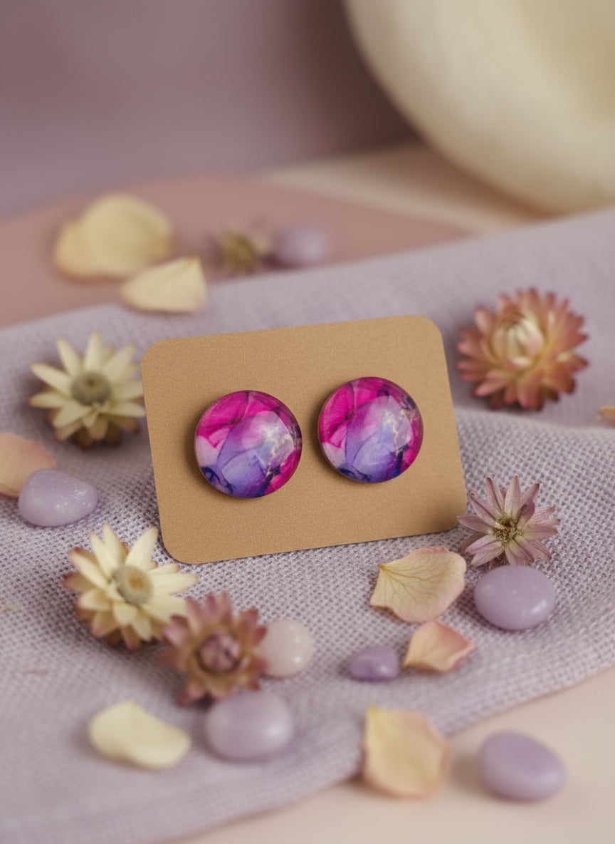 Cabochon Earring with Mineral design