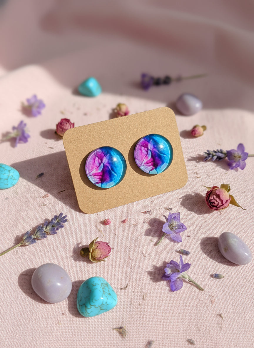 Cabochon Earring with Mineral design