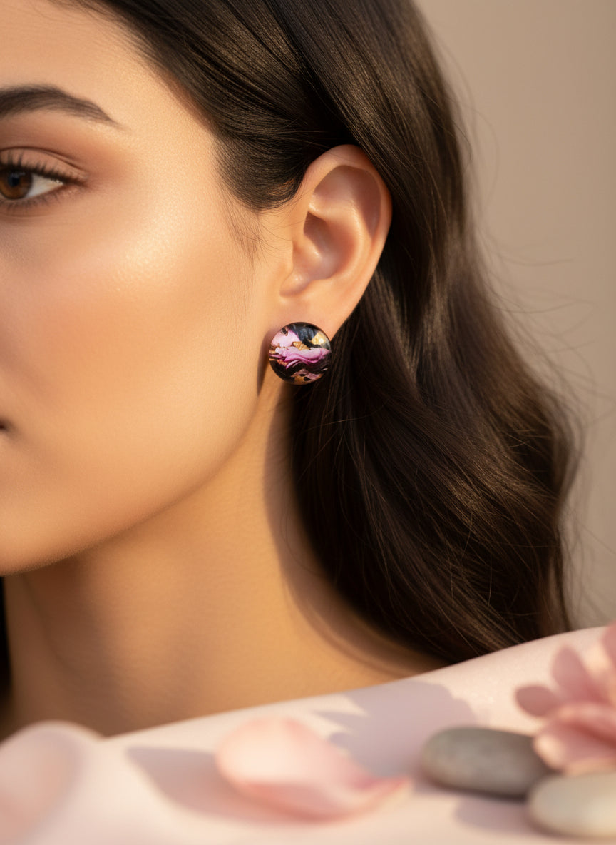 Cabochon Earring with Mineral design